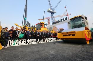 全军出击！山推携全系列道路机械产品亮相宝马展，助力高效道路施工新时代